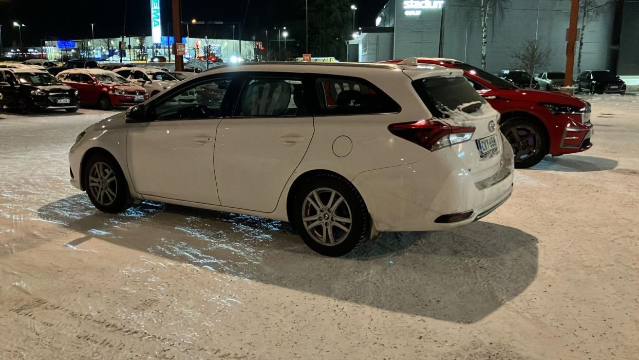 TOYOTA Auris 2017