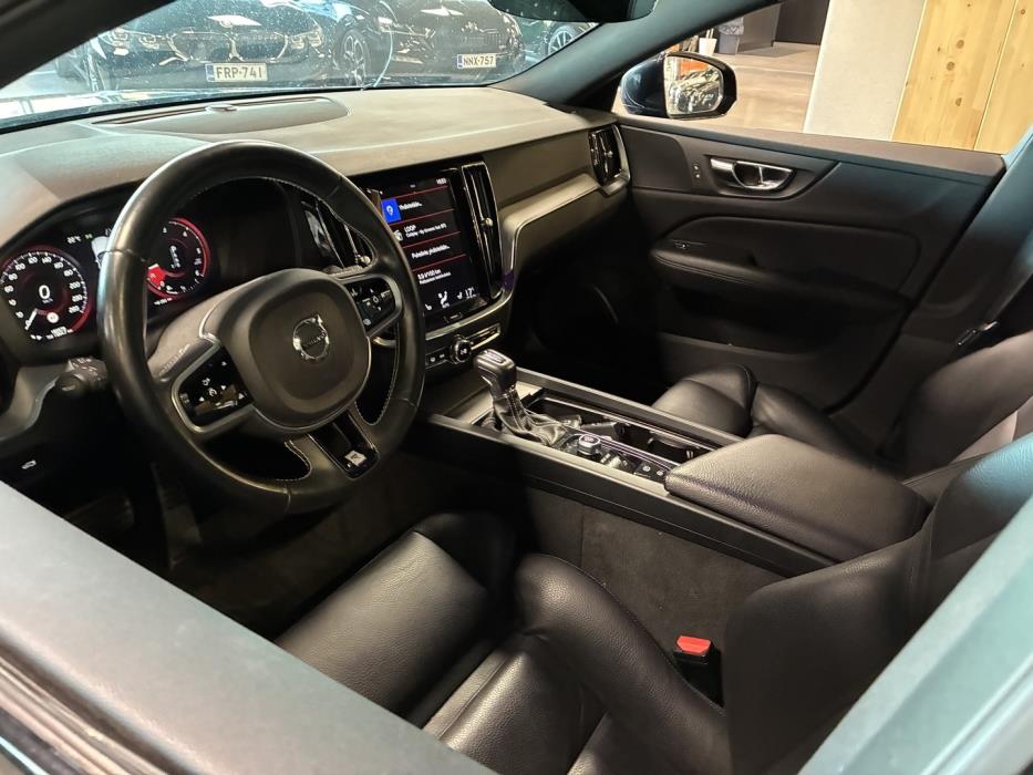 VOLVO V60 2019