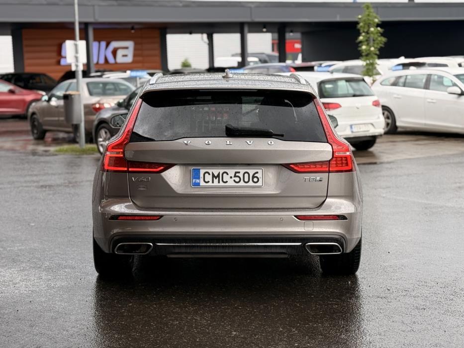 VOLVO V60 2019
