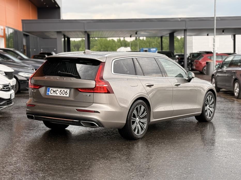 VOLVO V60 2019