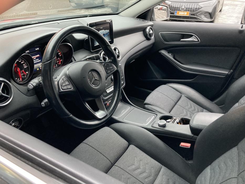 MERCEDES-BENZ GLA 2019