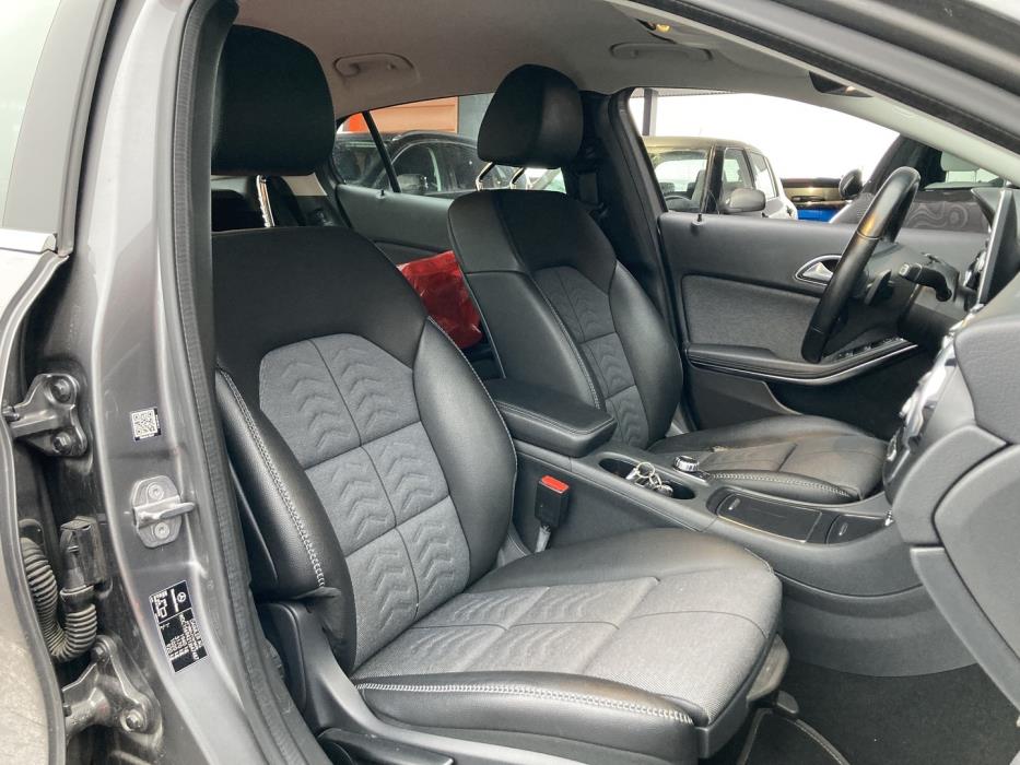 MERCEDES-BENZ GLA 2019