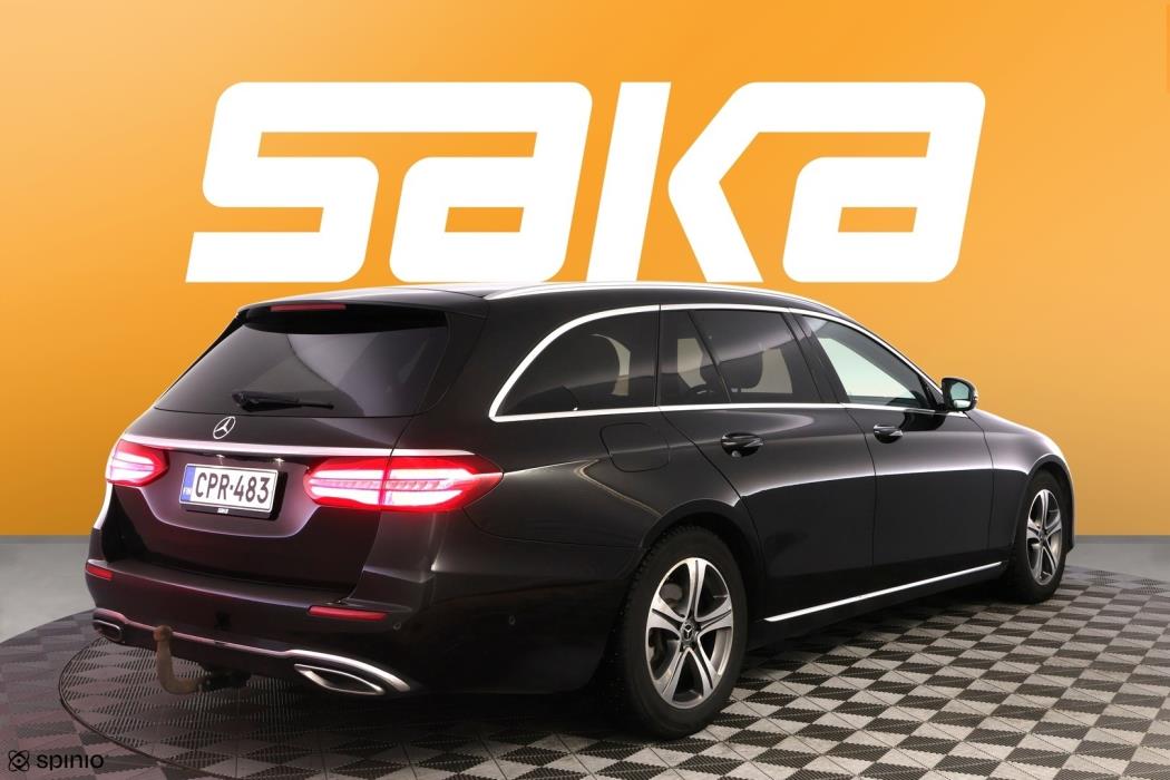 MERCEDES-BENZ E 2018