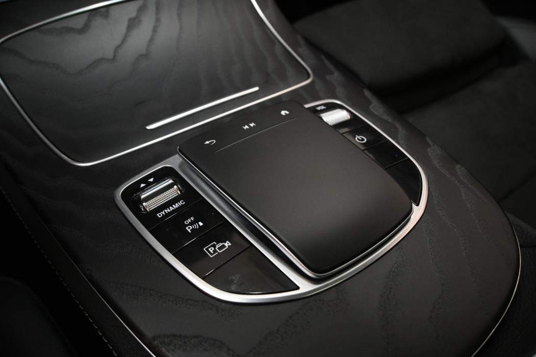MERCEDES-BENZ E 2021