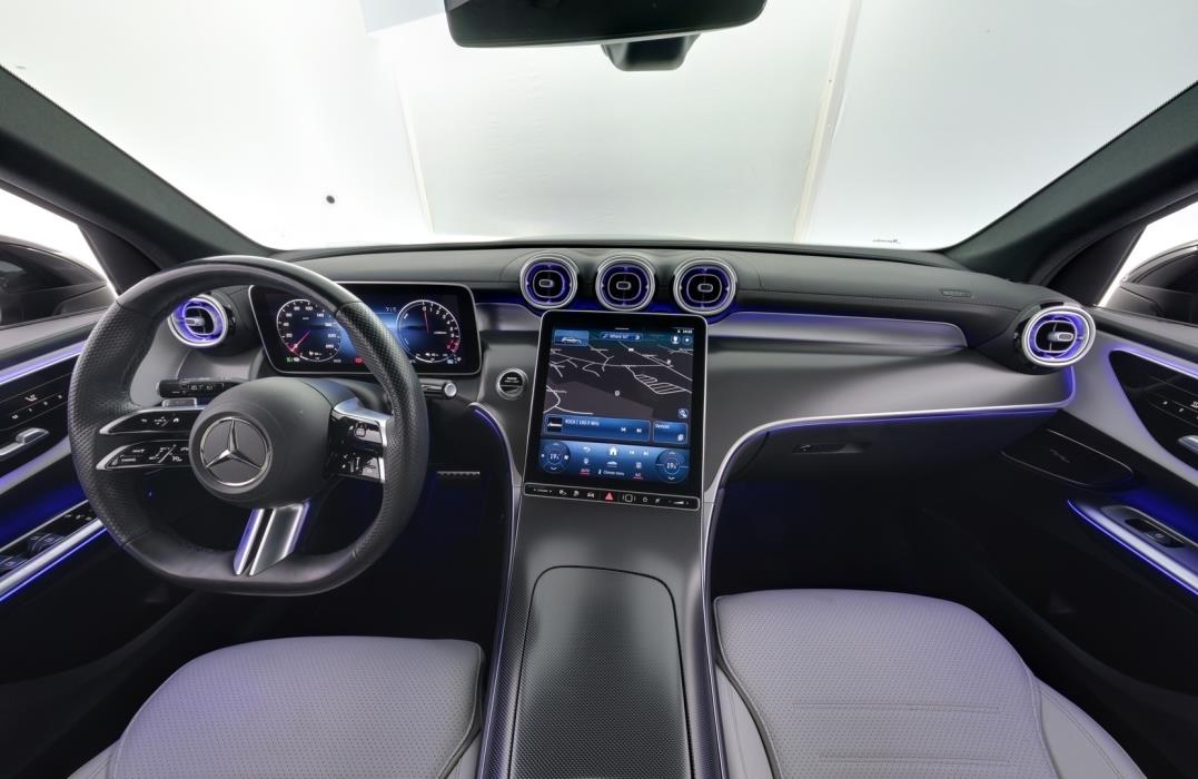 MERCEDES-BENZ GLC 2023