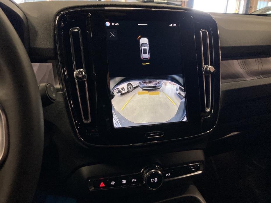 VOLVO XC40 2024