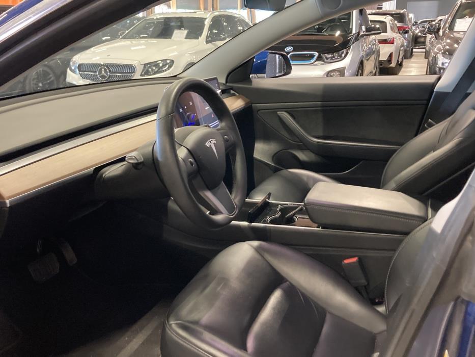 TESLA Model 3 2020