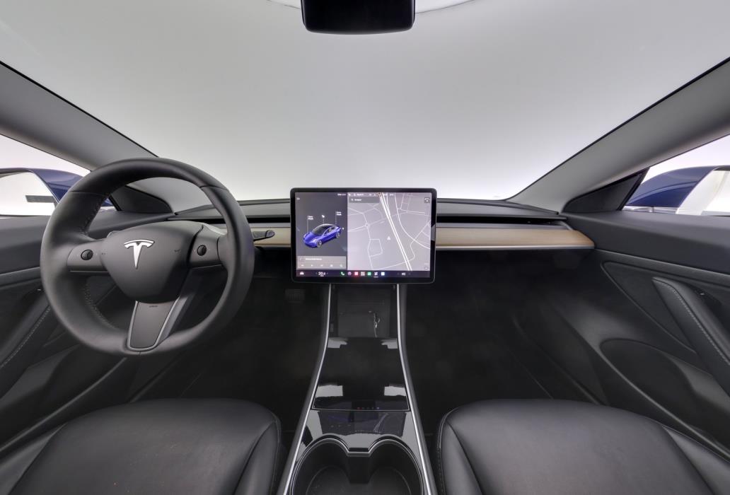 TESLA Model 3 2020