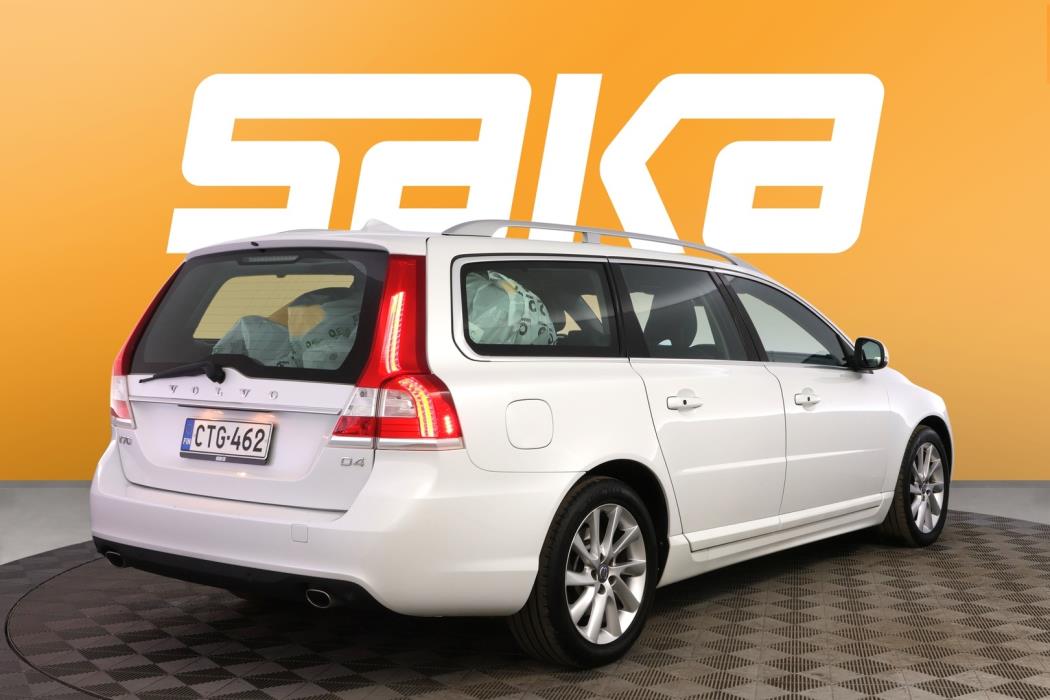 VOLVO V70 2015