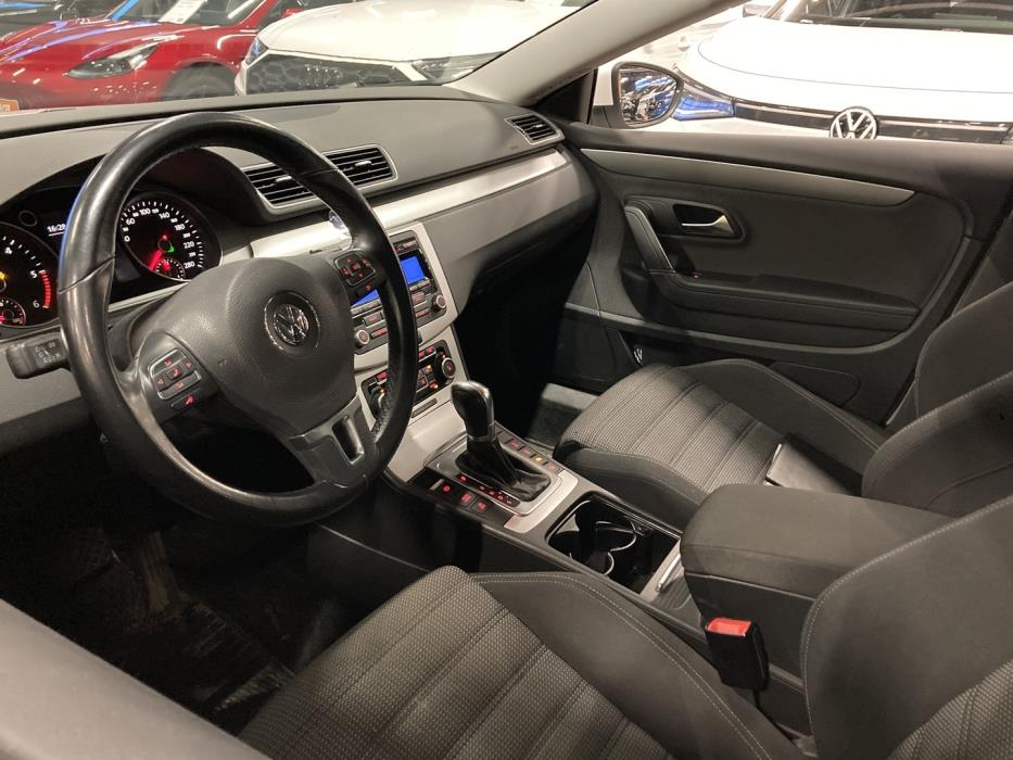 VOLKSWAGEN Passat CC 2011