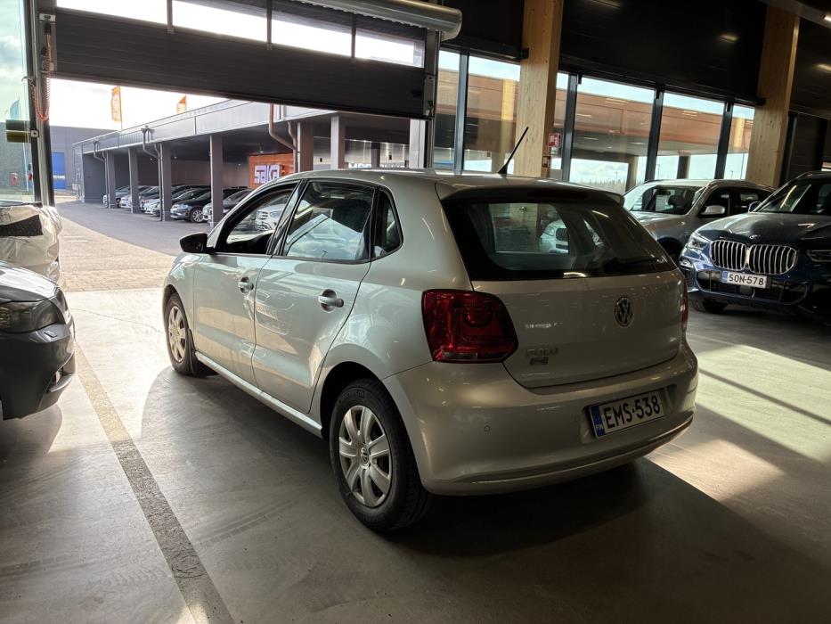 VOLKSWAGEN Polo 2014