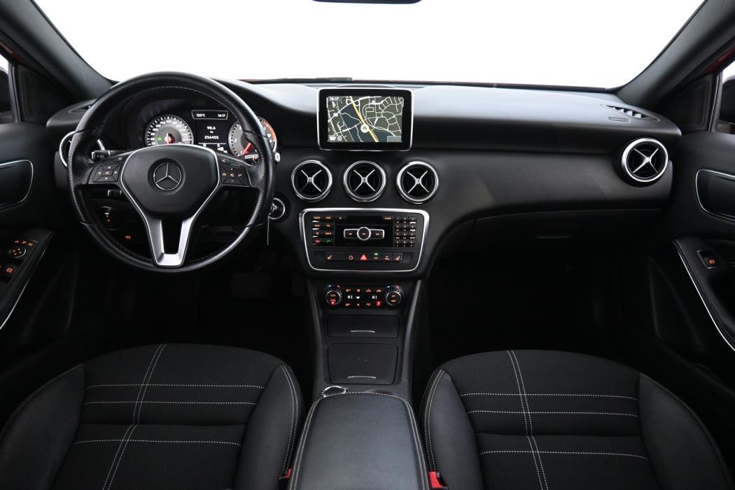 MERCEDES-BENZ A 2013
