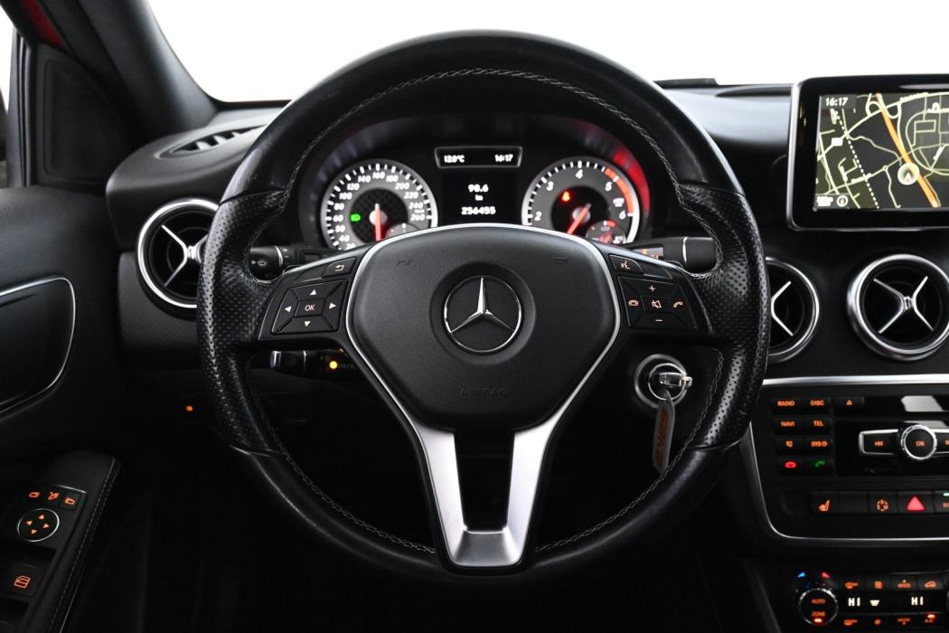 MERCEDES-BENZ A 2013