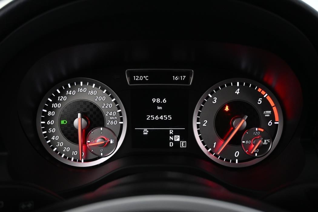 MERCEDES-BENZ A 2013