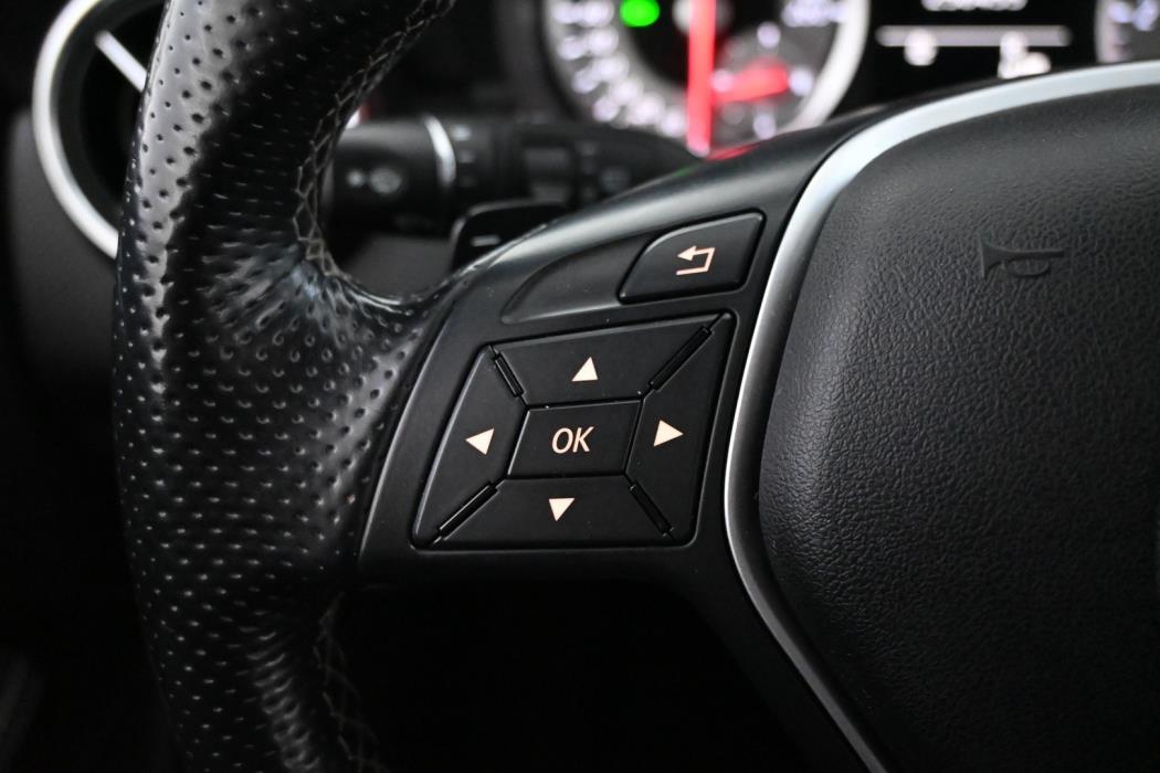 MERCEDES-BENZ A 2013