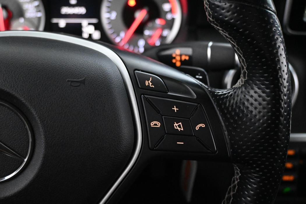 MERCEDES-BENZ A 2013