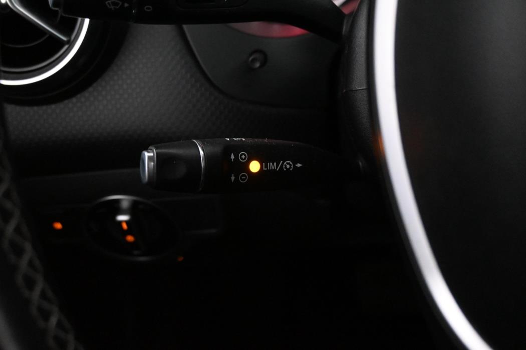 MERCEDES-BENZ A 2013