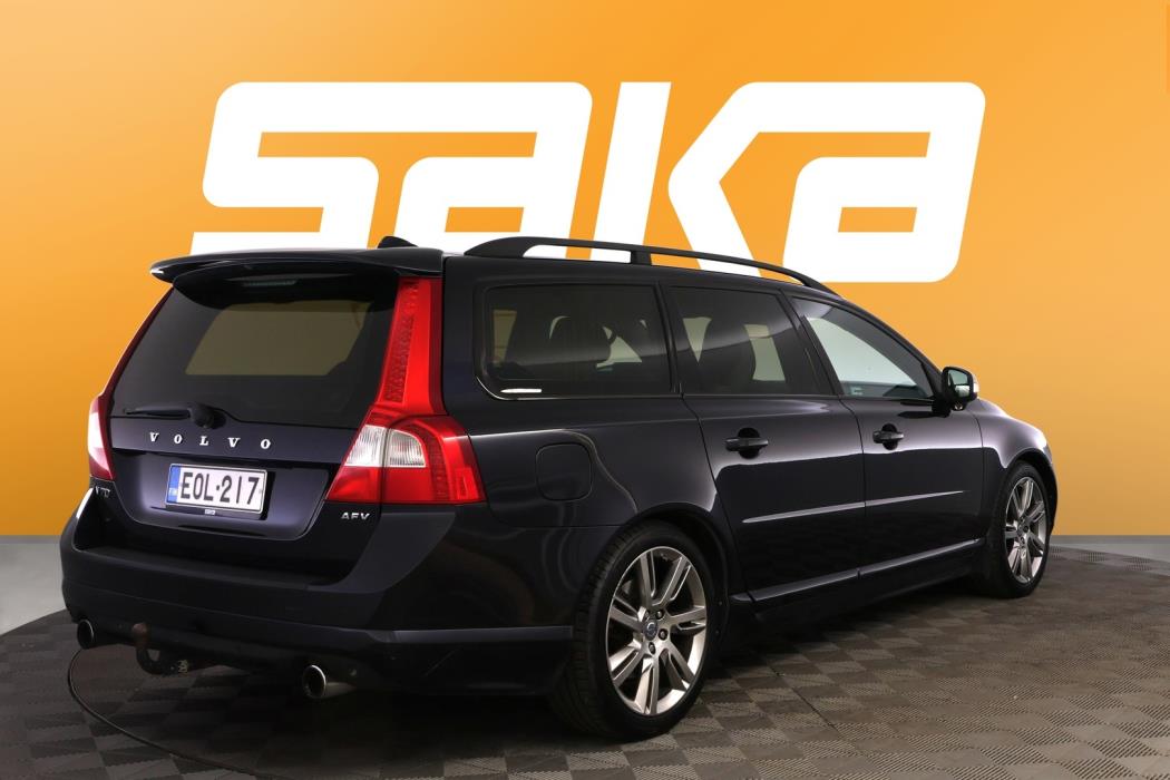 VOLVO V70 2011
