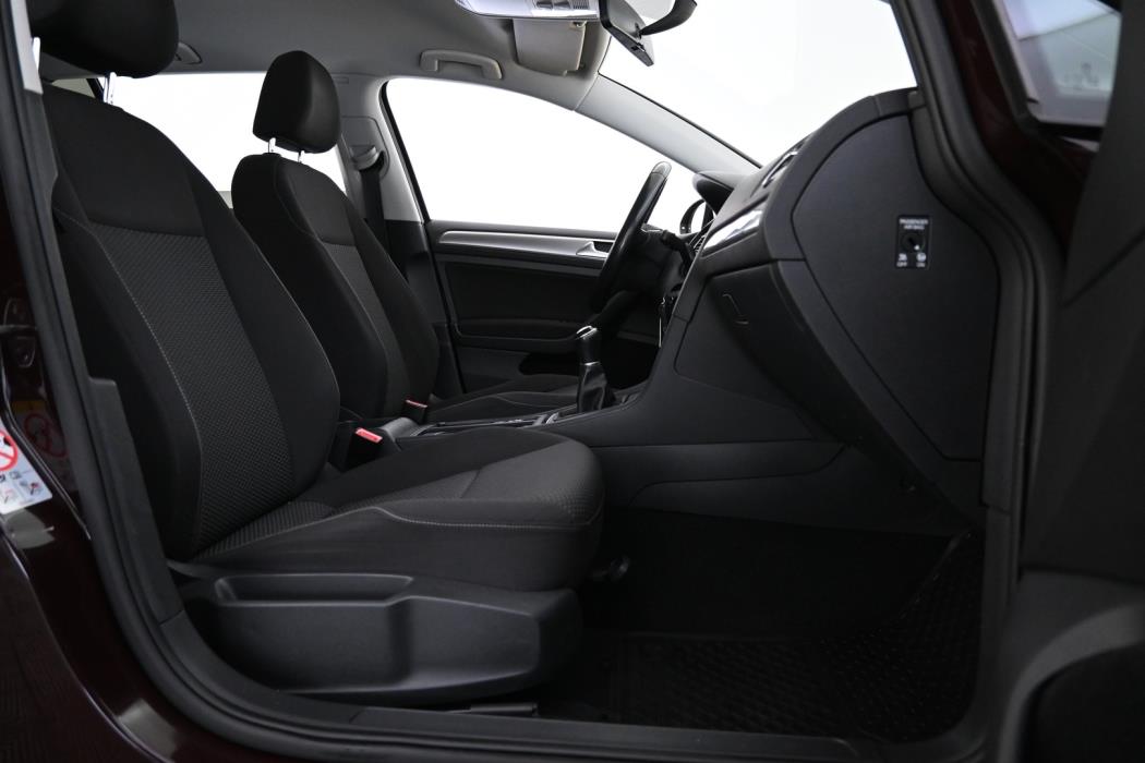 VOLKSWAGEN Golf 2017