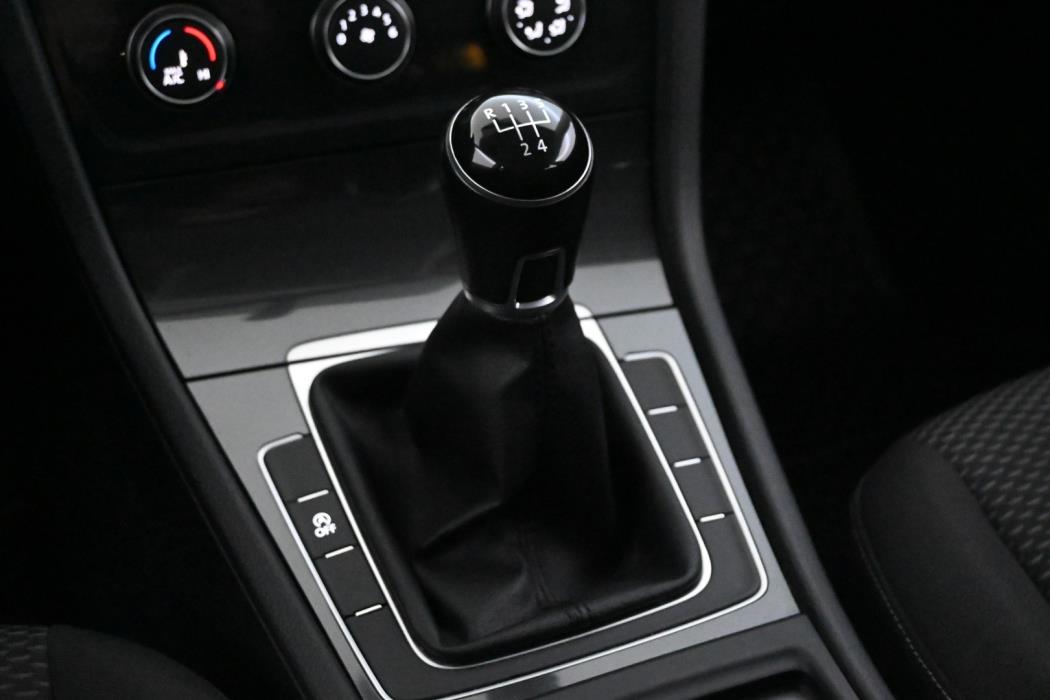 VOLKSWAGEN Golf 2017