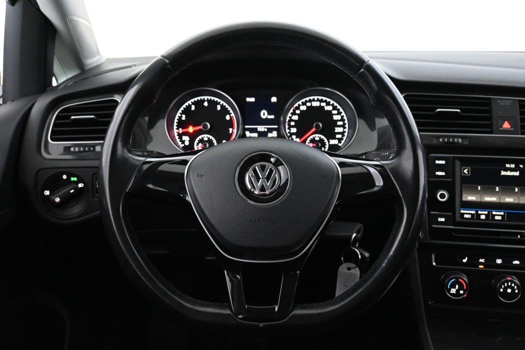 VOLKSWAGEN Golf 2017