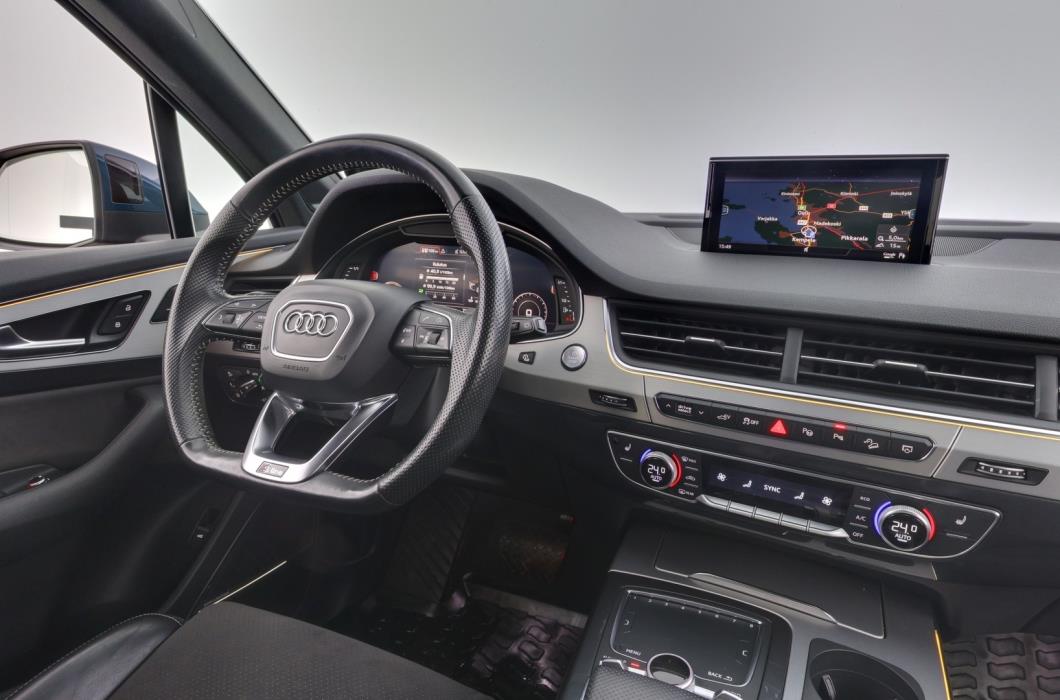 AUDI Q7 2018