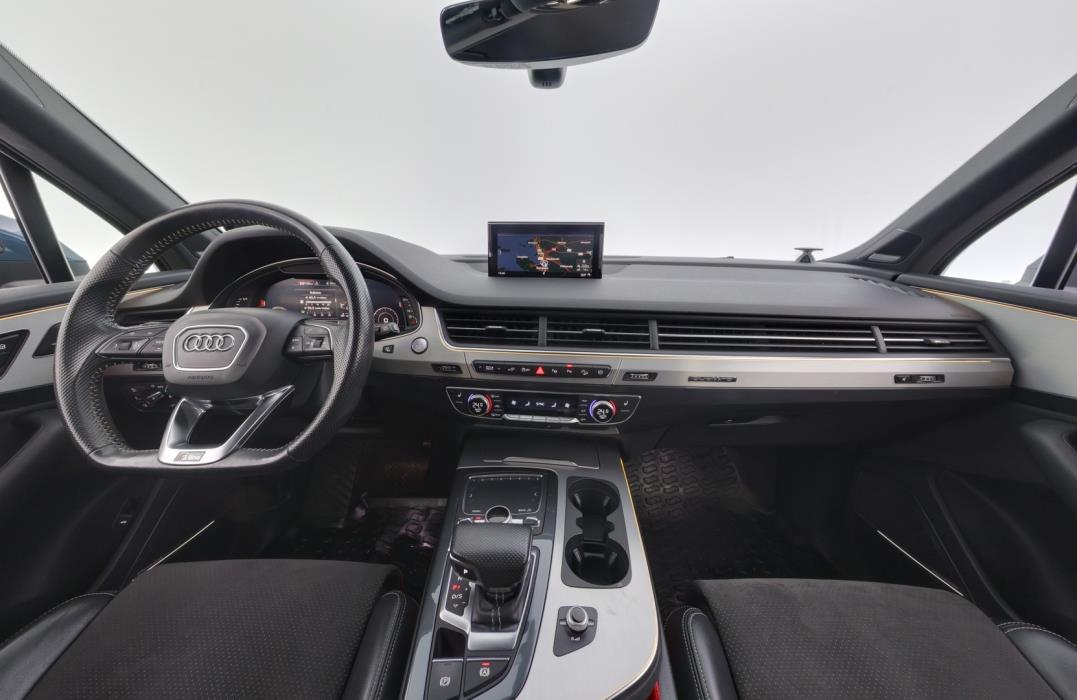 AUDI Q7 2018