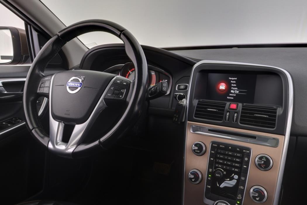 VOLVO XC60 2017