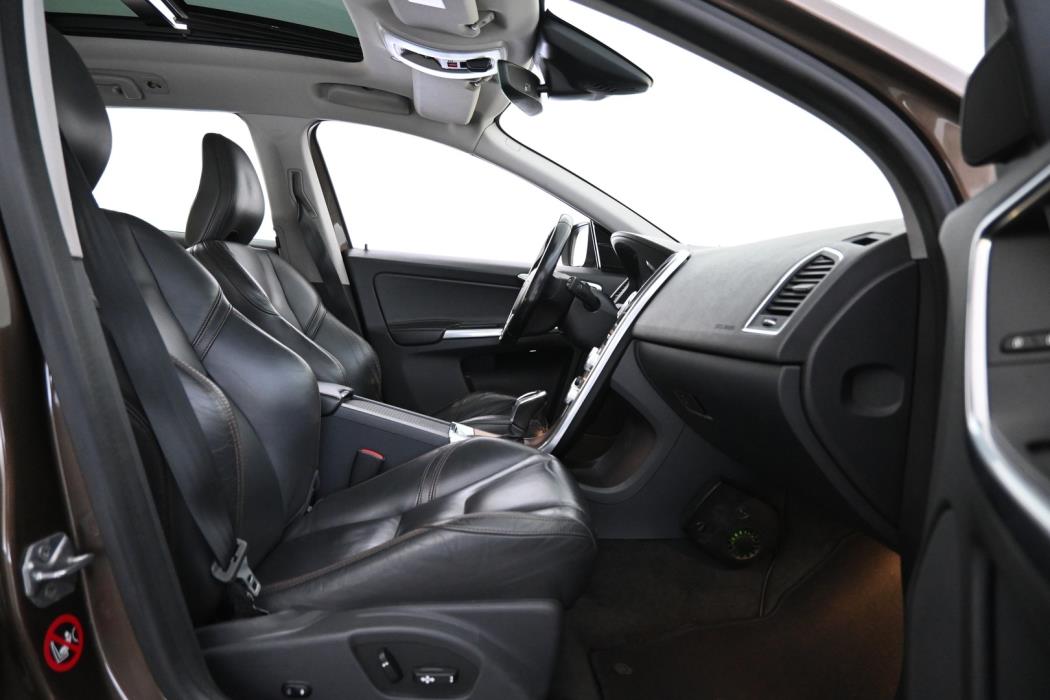 VOLVO XC60 2017