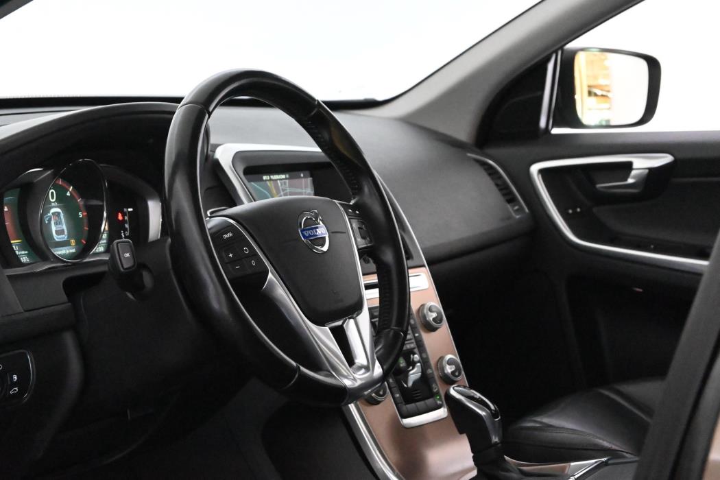 VOLVO XC60 2017