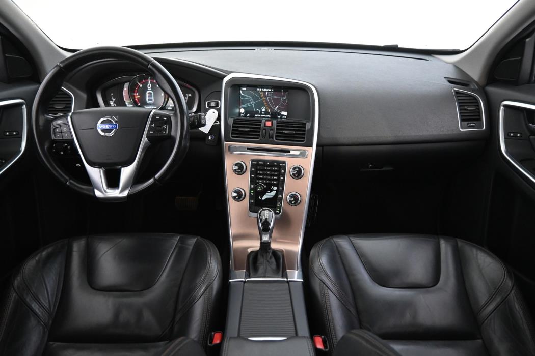 VOLVO XC60 2017