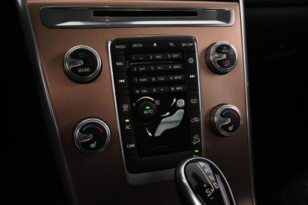VOLVO XC60 2017