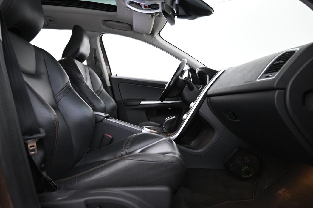 VOLVO XC60 2017