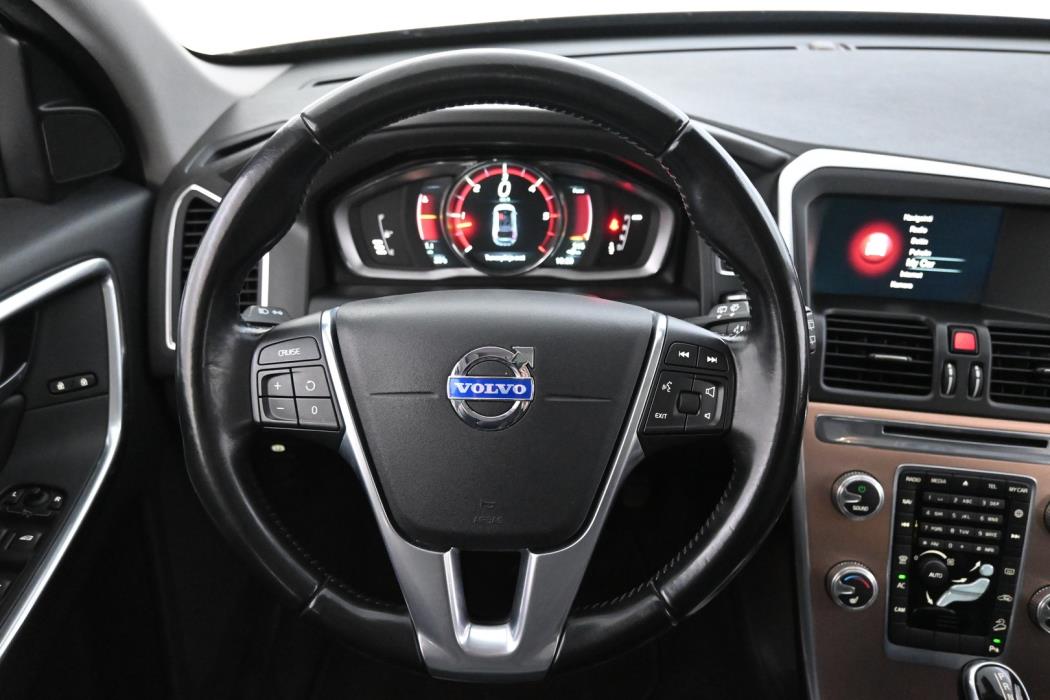 VOLVO XC60 2017