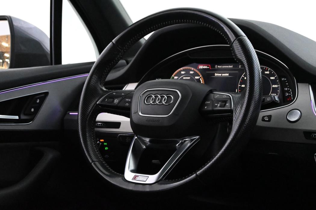 AUDI Q7 2016