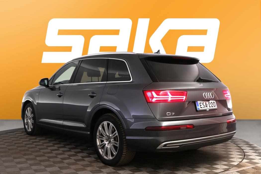 AUDI Q7 2016