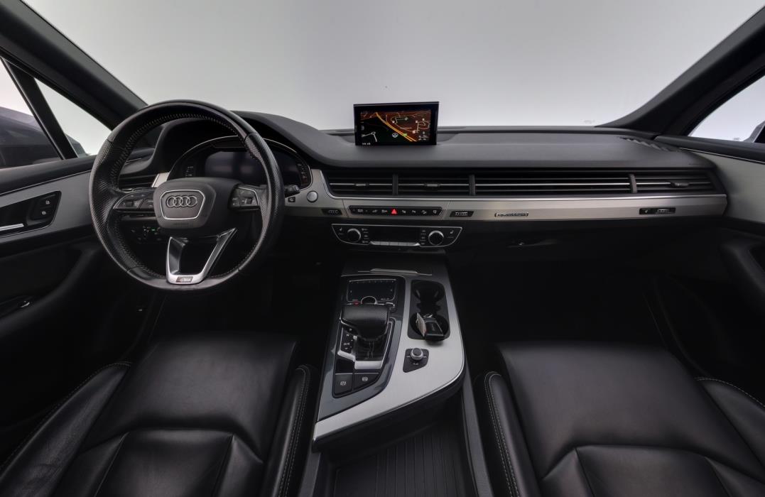 AUDI Q7 2016