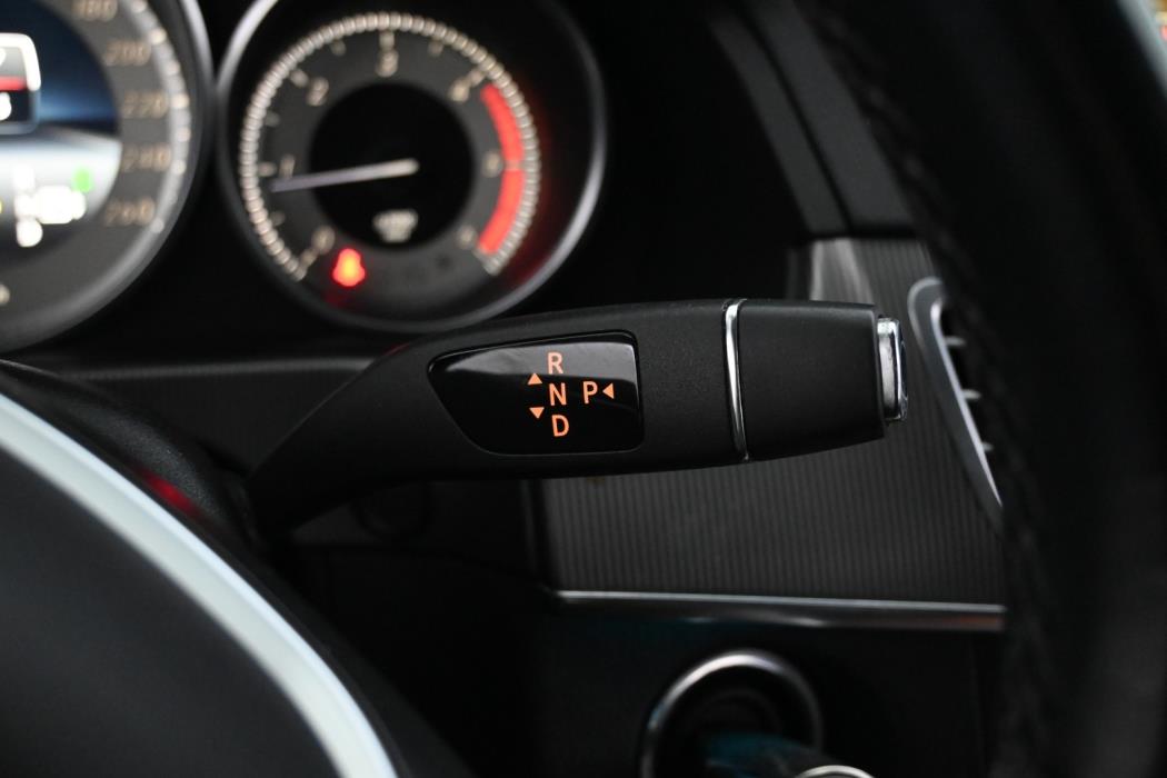 MERCEDES-BENZ E 2013