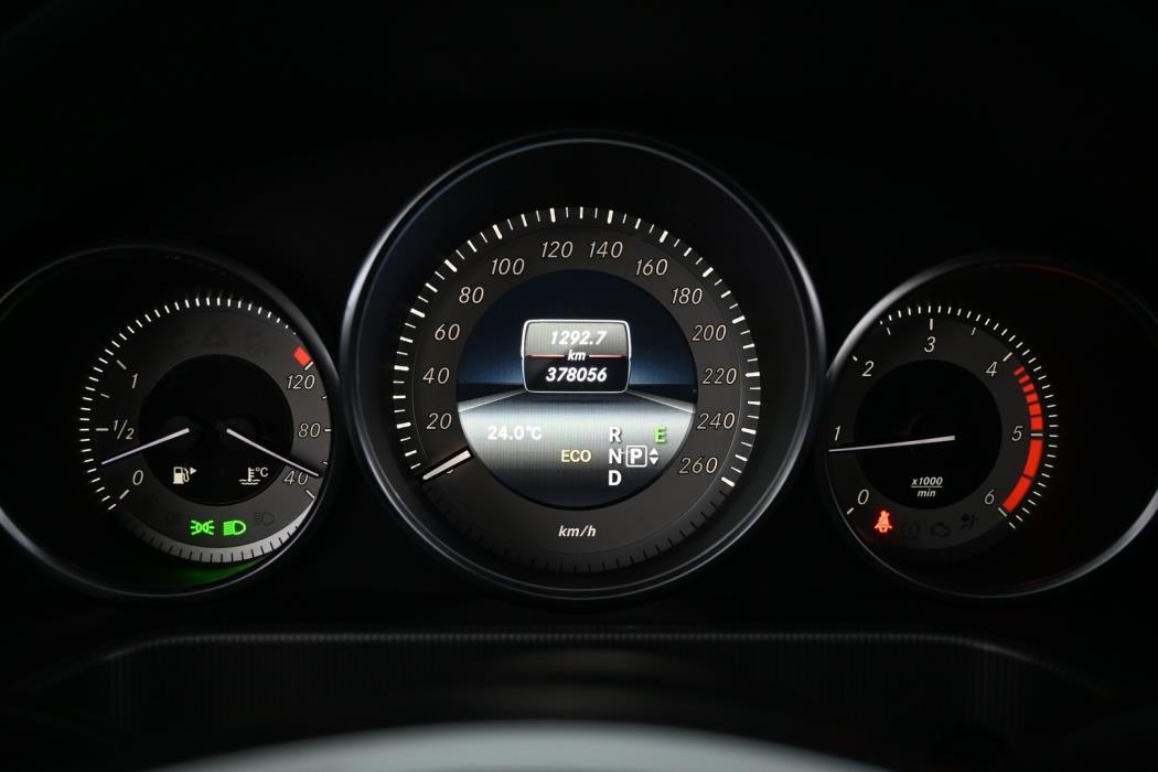 MERCEDES-BENZ E 2013