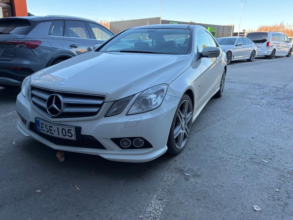 MERCEDES-BENZ E 2009