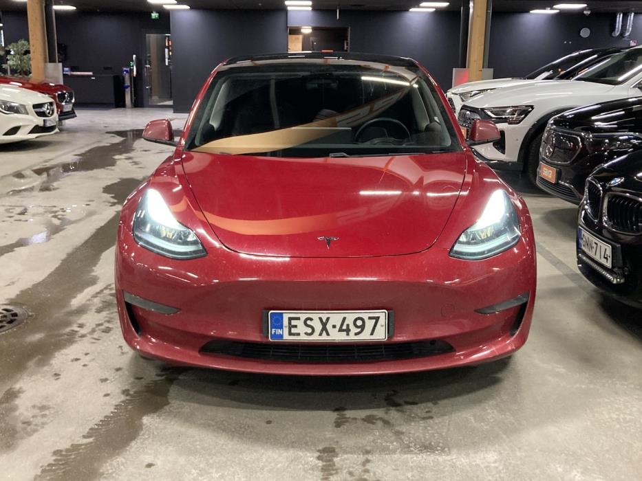 TESLA Model 3 2021