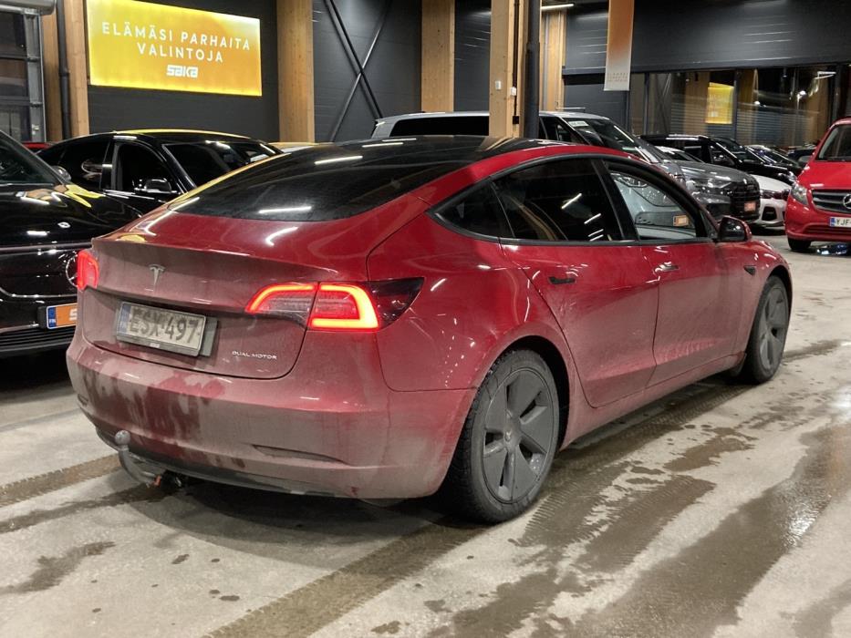 TESLA Model 3 2021
