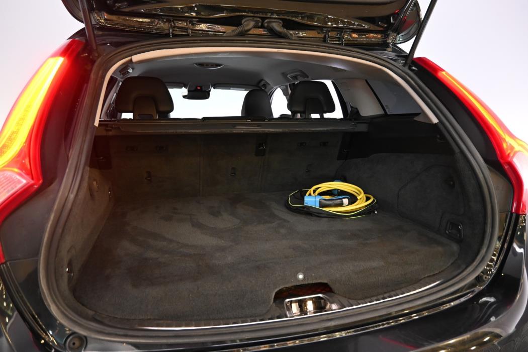 VOLVO V60 2015