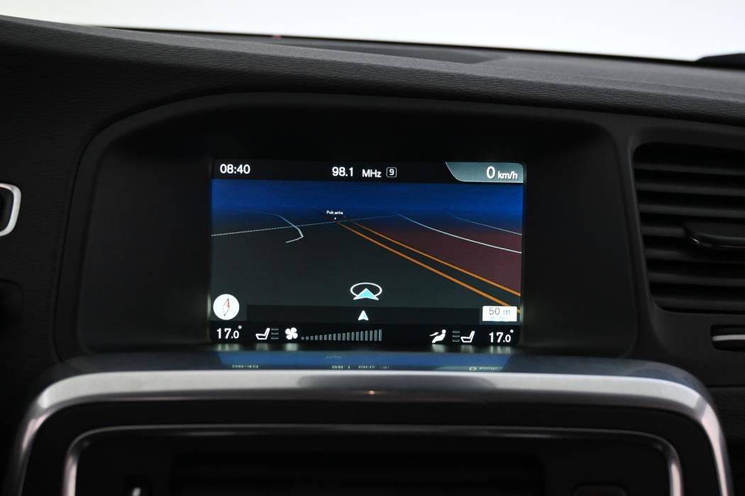 VOLVO V60 2015