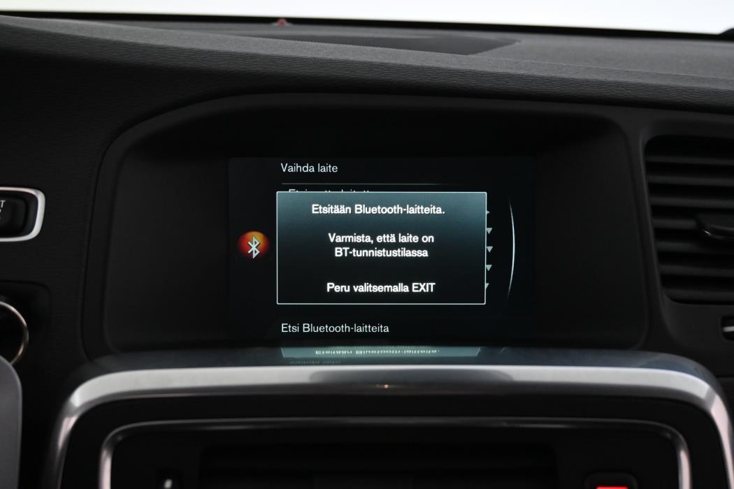 VOLVO V60 2015