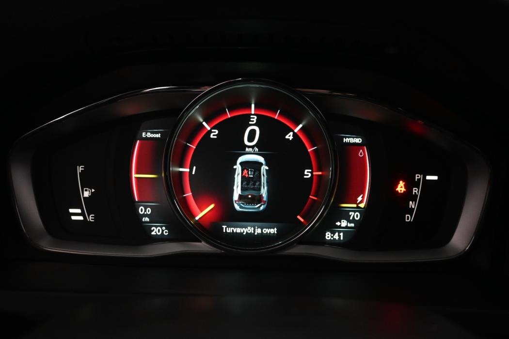 VOLVO V60 2015