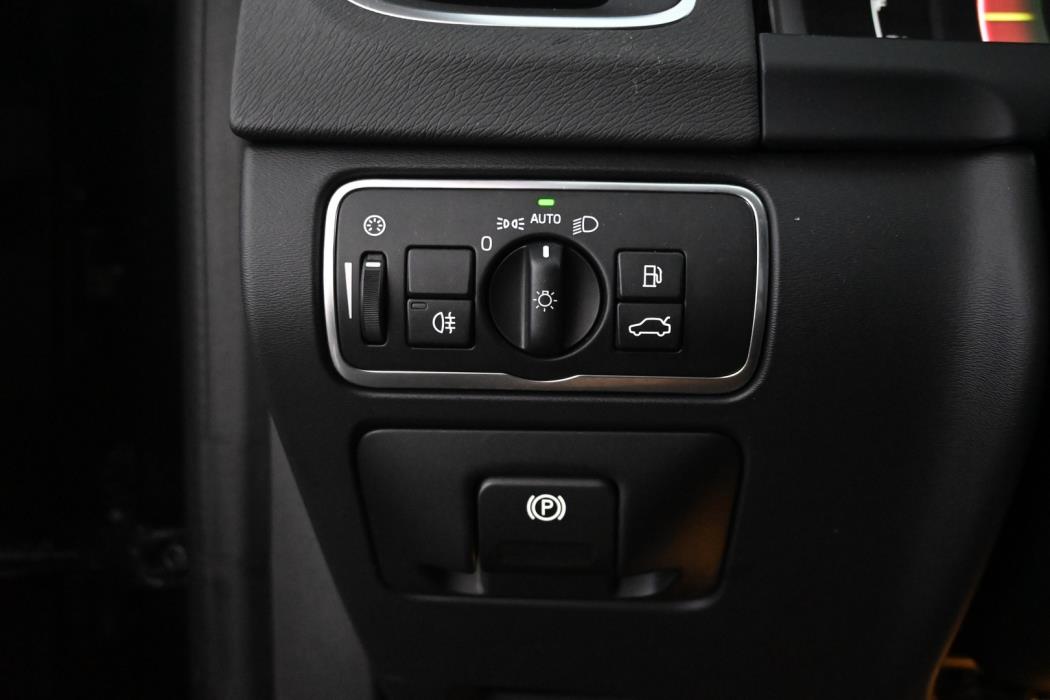 VOLVO V60 2015