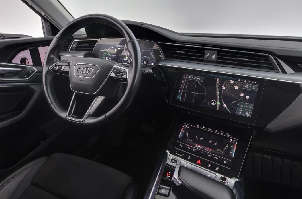 AUDI e-tron 2022