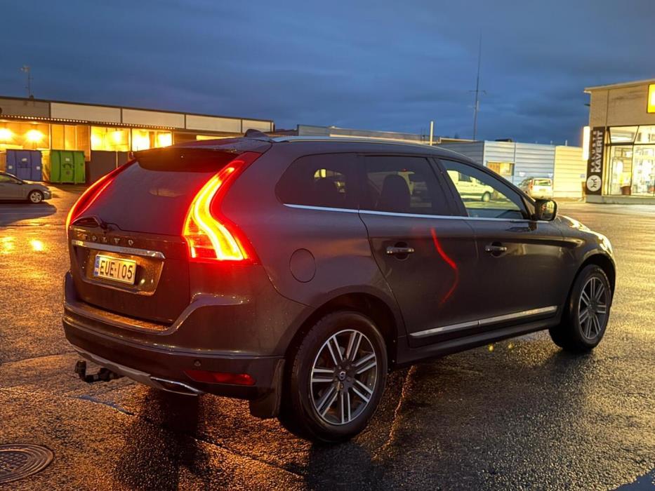 VOLVO XC60 2017