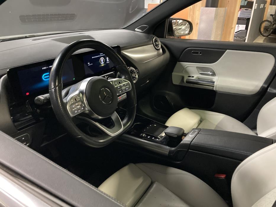 MERCEDES-BENZ EQA 2021